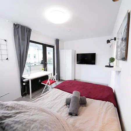 Studio Rosso - Central - Balcony - Trade Fair Apartment Düsseldorf